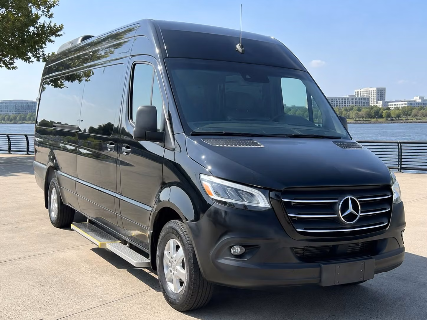 omaha sprinter van rental with driver
