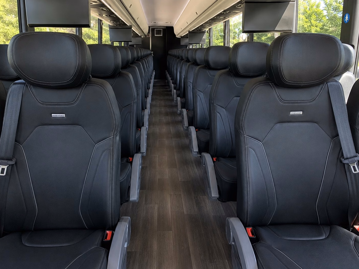 shuttle buses for omaha wedding guests between hotels and venues