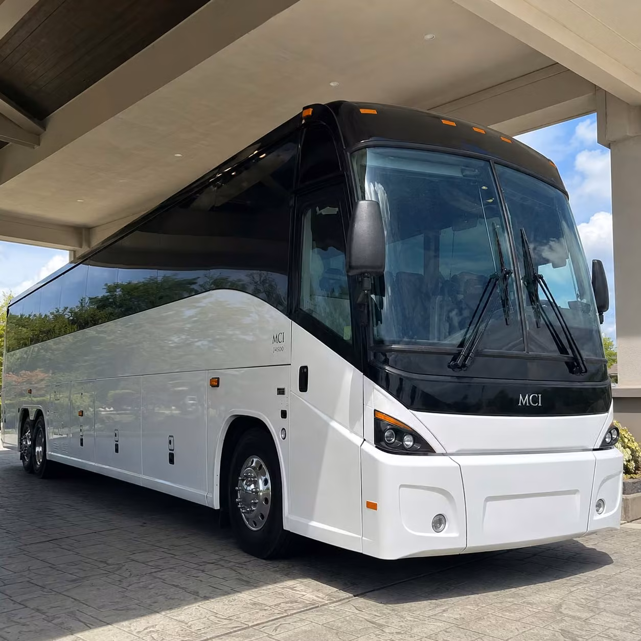stress free group transfers to eppley airfield from hotels across omaha